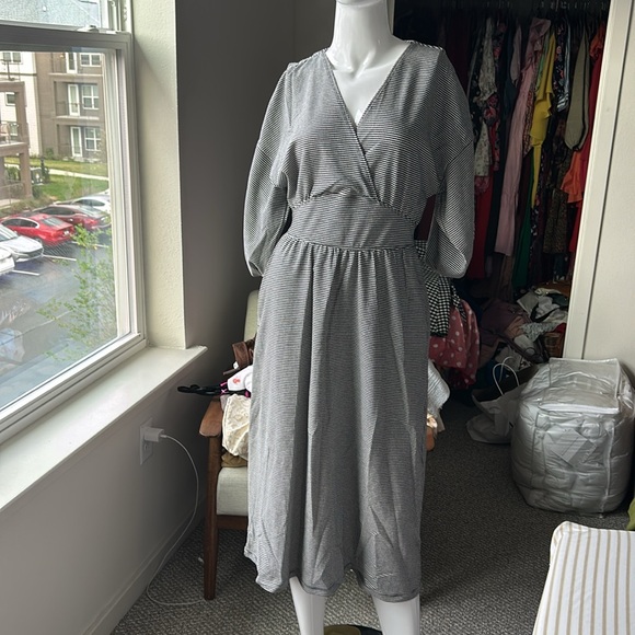 Max Studio Dresses & Skirts - MAX STUDIO DRESS SIZE S MSRP $148.00 NWT